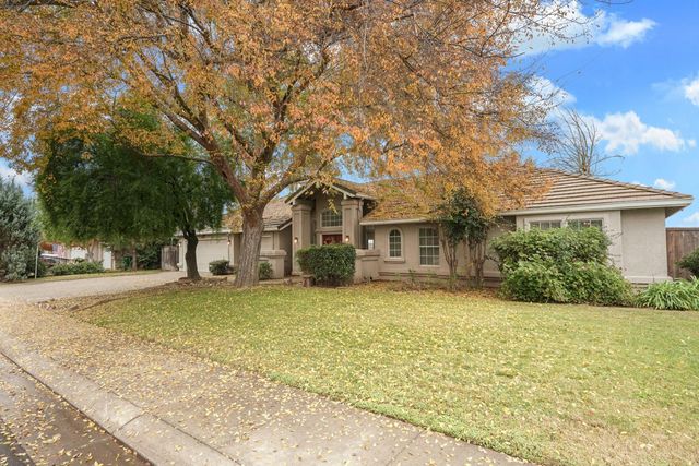 14055 Bluff Dr, Lockeford, CA 95237