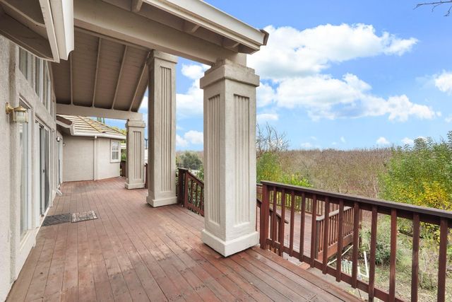 14055 Bluff Dr, Lockeford, CA 95237