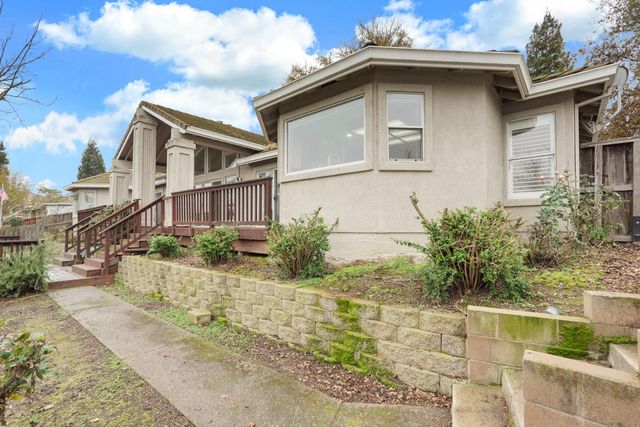 14055 Bluff Dr, Lockeford, CA 95237