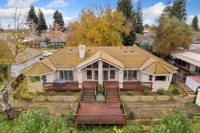 14055 Bluff Dr, Lockeford, CA 95237