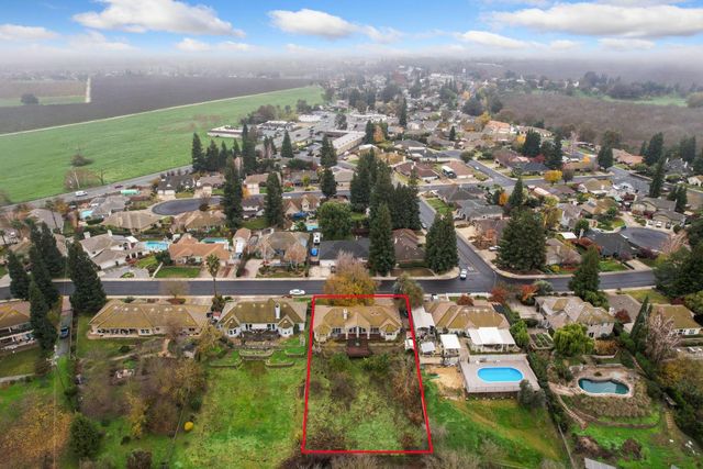 14055 Bluff Dr, Lockeford, CA 95237