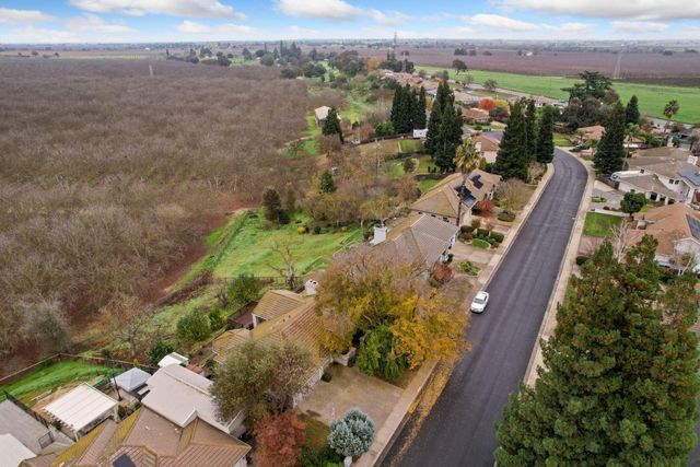 14055 Bluff Dr, Lockeford, CA 95237