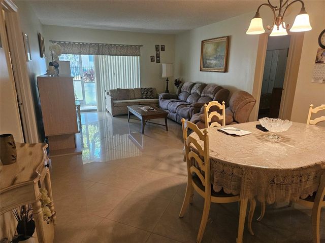 959 SE 2nd Avenue 117, Deerfield Beach, FL 33441