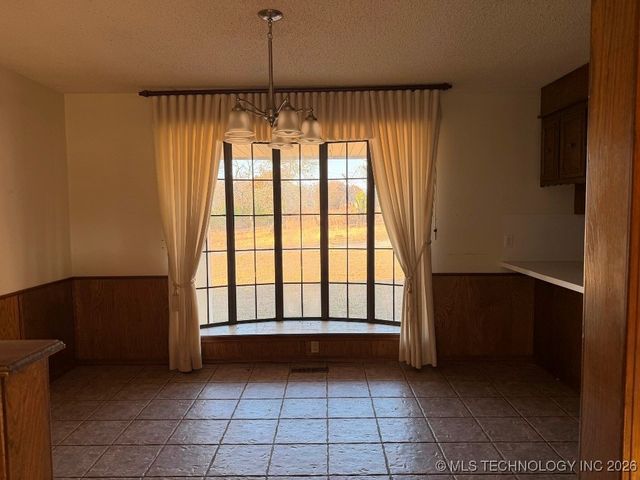 9390 Hedge Road, Henryetta, OK 74437