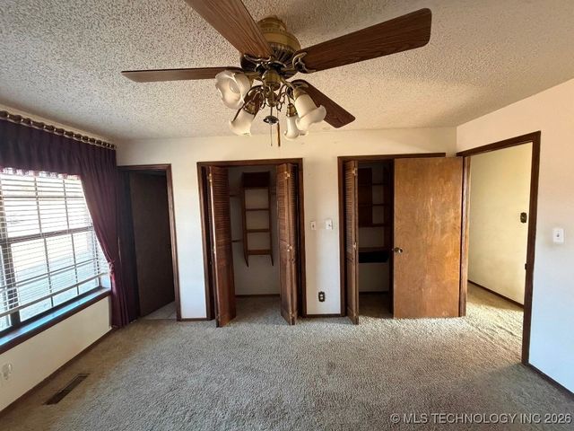 9390 Hedge Road, Henryetta, OK 74437