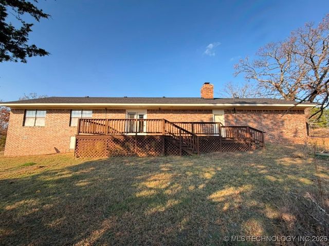 9390 Hedge Road, Henryetta, OK 74437