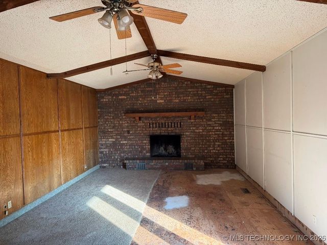 9390 Hedge Road, Henryetta, OK 74437