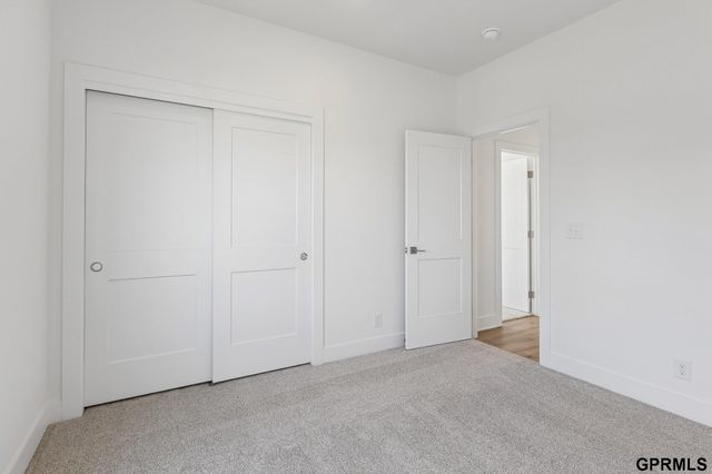 7711 S 180 Avenue, Omaha, NE 68136
