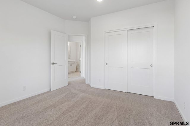 7711 S 180 Avenue, Omaha, NE 68136
