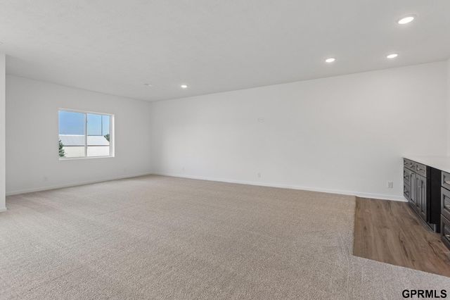 7711 S 180 Avenue, Omaha, NE 68136
