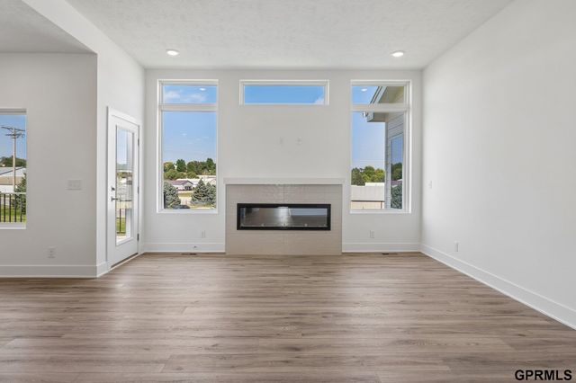 7711 S 180 Avenue, Omaha, NE 68136
