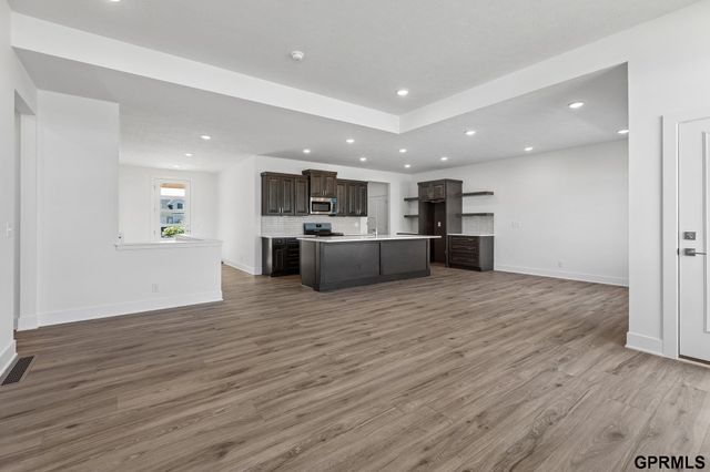 7711 S 180 Avenue, Omaha, NE 68136