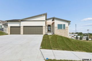 7711 S 180 Avenue, Omaha, NE 68136