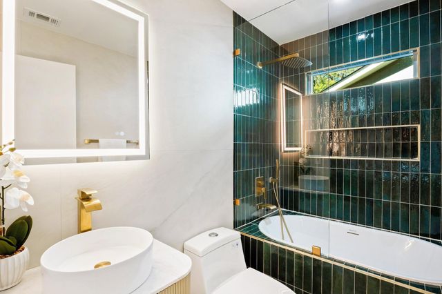 7010 Meadow RUN, Austin, TX 78745