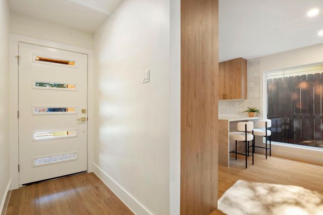 7010 Meadow RUN, Austin, TX 78745