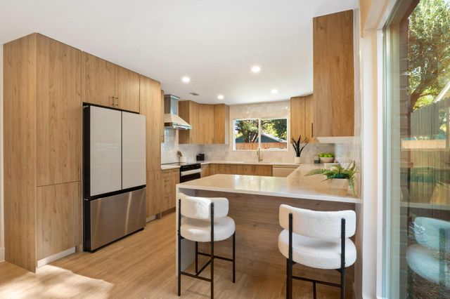 7010 Meadow RUN, Austin, TX 78745