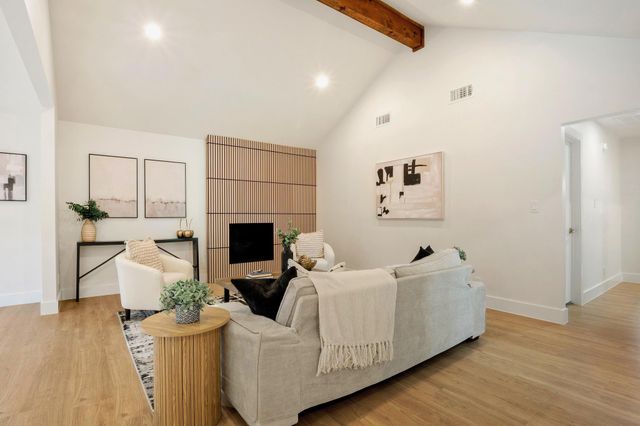 7010 Meadow RUN, Austin, TX 78745