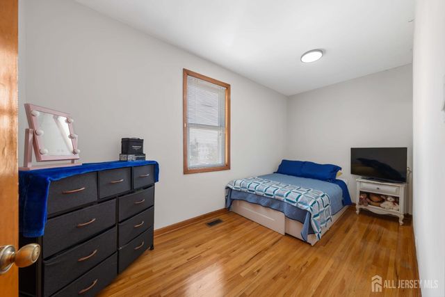 4 Jeanette Street, Carteret, NJ 07008