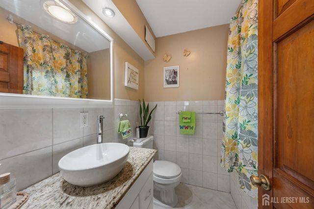 4 Jeanette Street, Carteret, NJ 07008