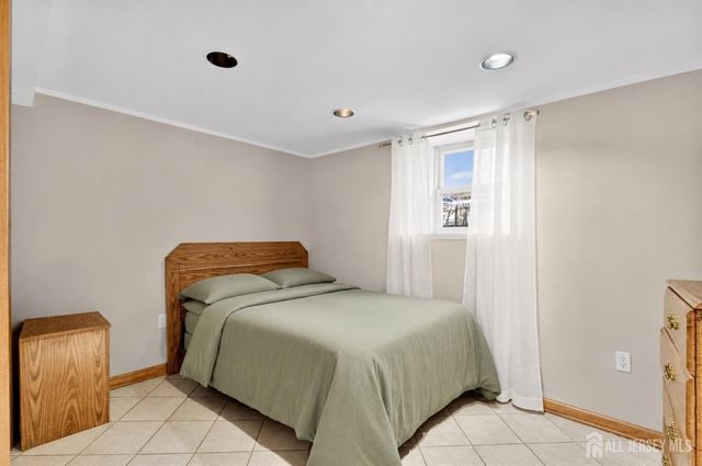 4 Jeanette Street, Carteret, NJ 07008