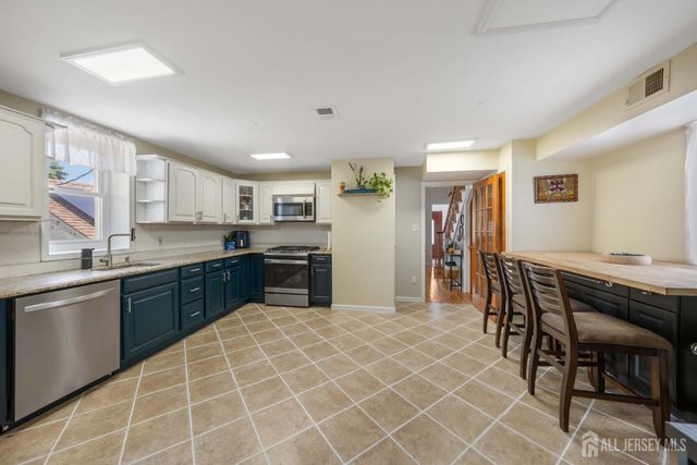 4 Jeanette Street, Carteret, NJ 07008