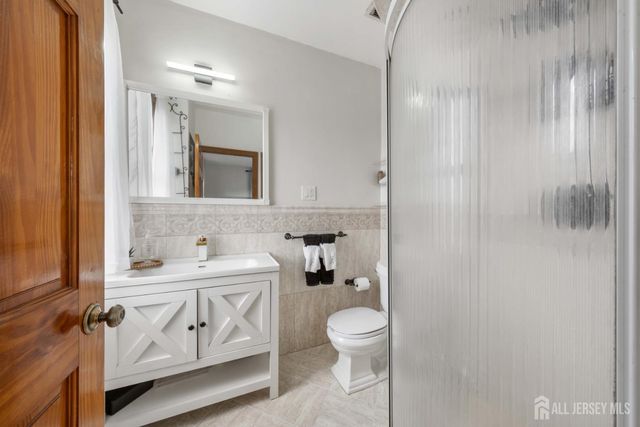 4 Jeanette Street, Carteret, NJ 07008
