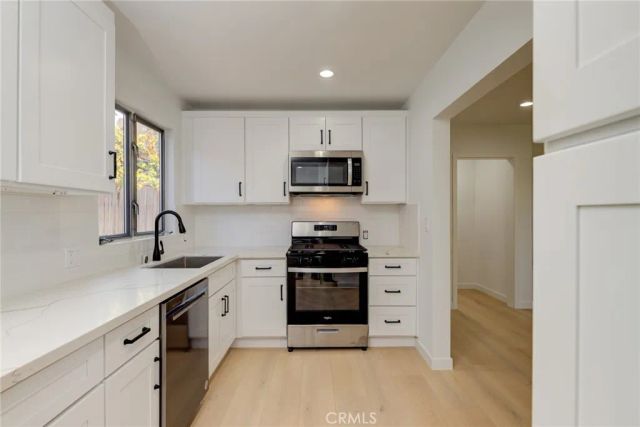 824 7th Street, Hermosa Beach, CA 90254