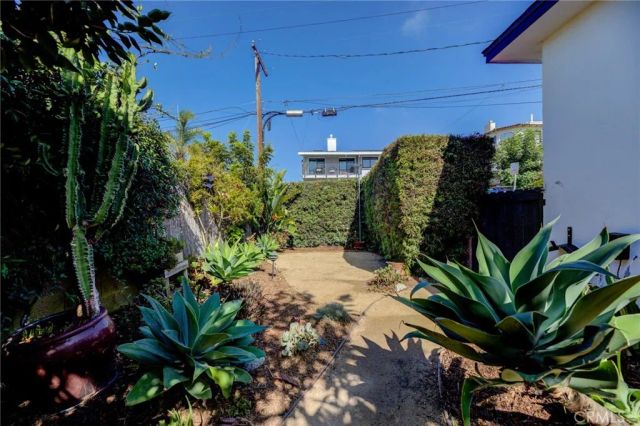 824 7th Street, Hermosa Beach, CA 90254