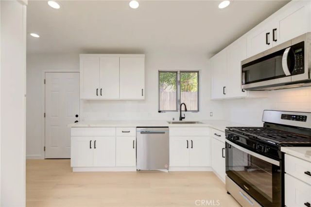 824 7th Street, Hermosa Beach, CA 90254