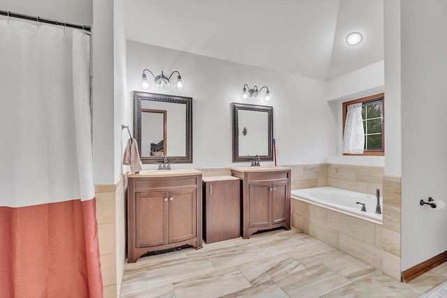 215 Emerald DRIVE, Mount Pleasant, WI 53406