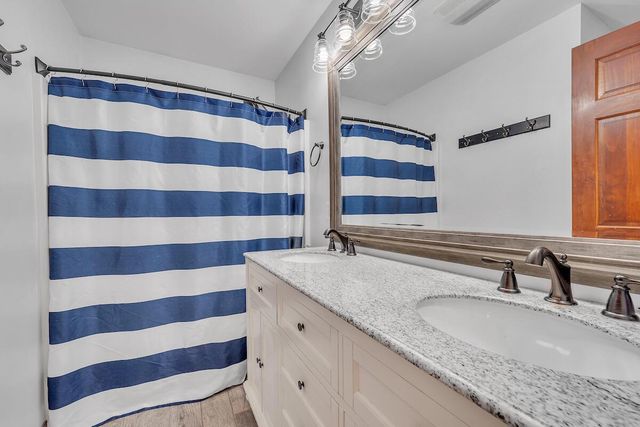 215 Emerald DRIVE, Mount Pleasant, WI 53406