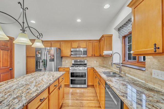 215 Emerald DRIVE, Mount Pleasant, WI 53406