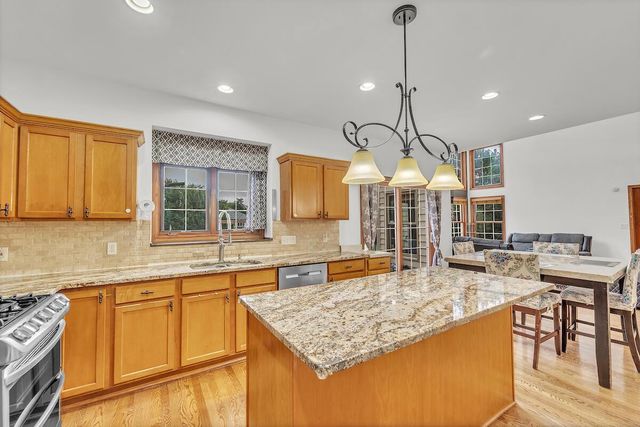 215 Emerald DRIVE, Mount Pleasant, WI 53406