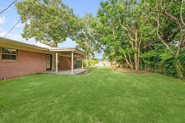 9615 Meadowcroft Drive, Houston, TX 77063