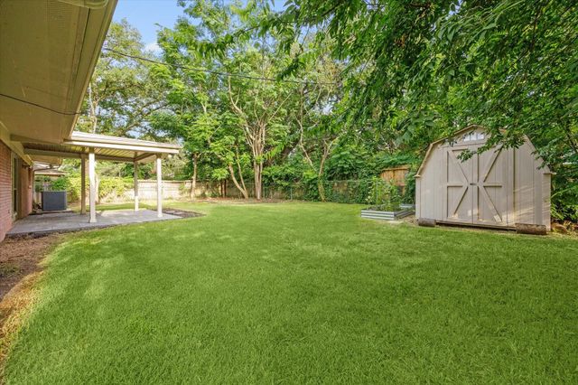 9615 Meadowcroft Drive, Houston, TX 77063