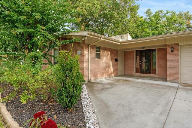 9615 Meadowcroft Drive, Houston, TX 77063