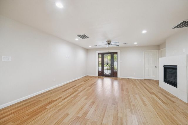 9615 Meadowcroft Drive, Houston, TX 77063