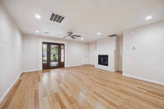 9615 Meadowcroft Drive, Houston, TX 77063