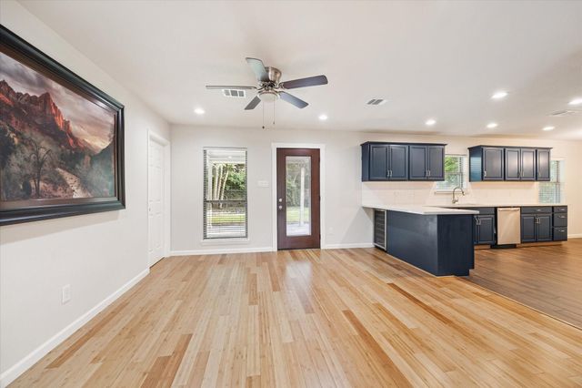 9615 Meadowcroft Drive, Houston, TX 77063