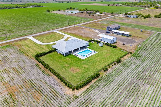 14646 County Road 756, Sinton, TX 78387