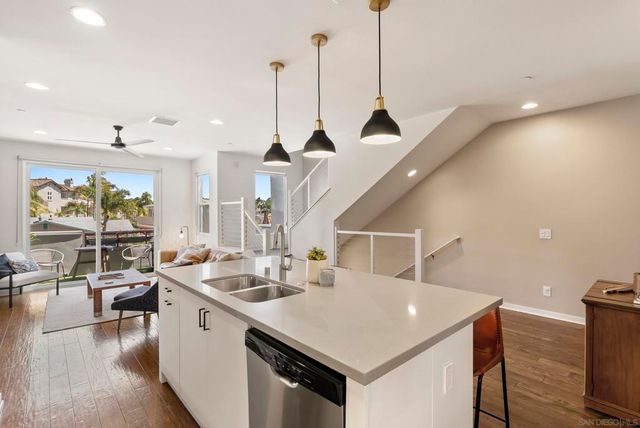 2537 State St., Carlsbad, CA 92008