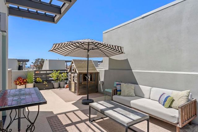 2537 State St., Carlsbad, CA 92008