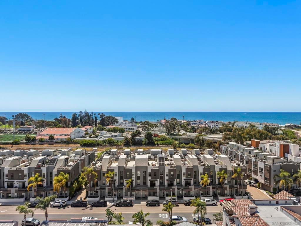 2537 State St., Carlsbad, CA 92008