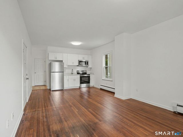 28 East Walnut Street, Stamford, CT 06902