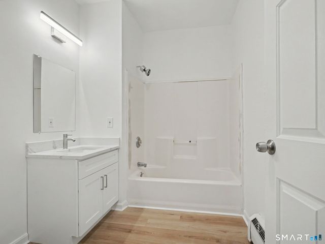 28 East Walnut Street, Stamford, CT 06902