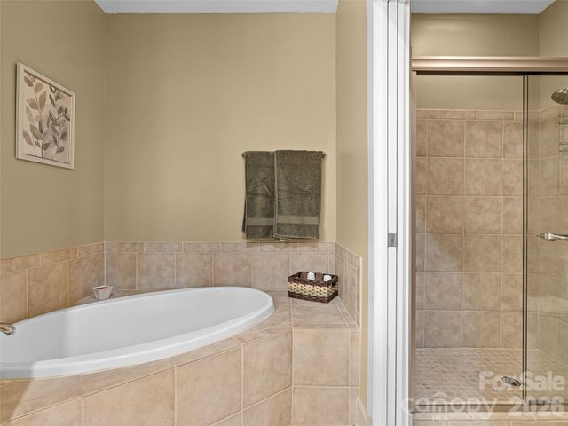 9 Kenilworth Knoll 420, Asheville, NC 28805