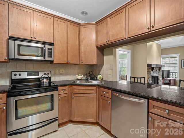 9 Kenilworth Knoll 420, Asheville, NC 28805