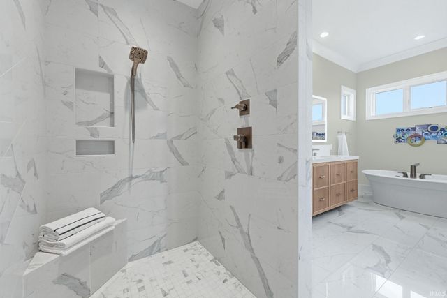 10479 Beaugreen Cove, Leo, IN 46765