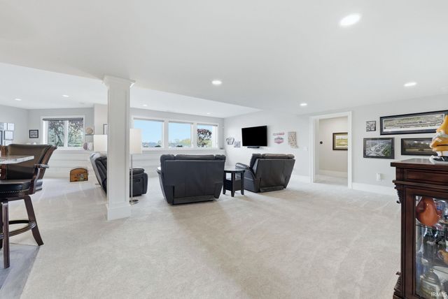 10479 Beaugreen Cove, Leo, IN 46765