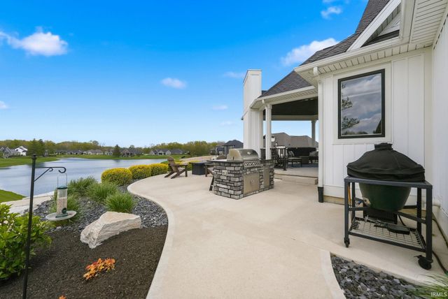 10479 Beaugreen Cove, Leo, IN 46765